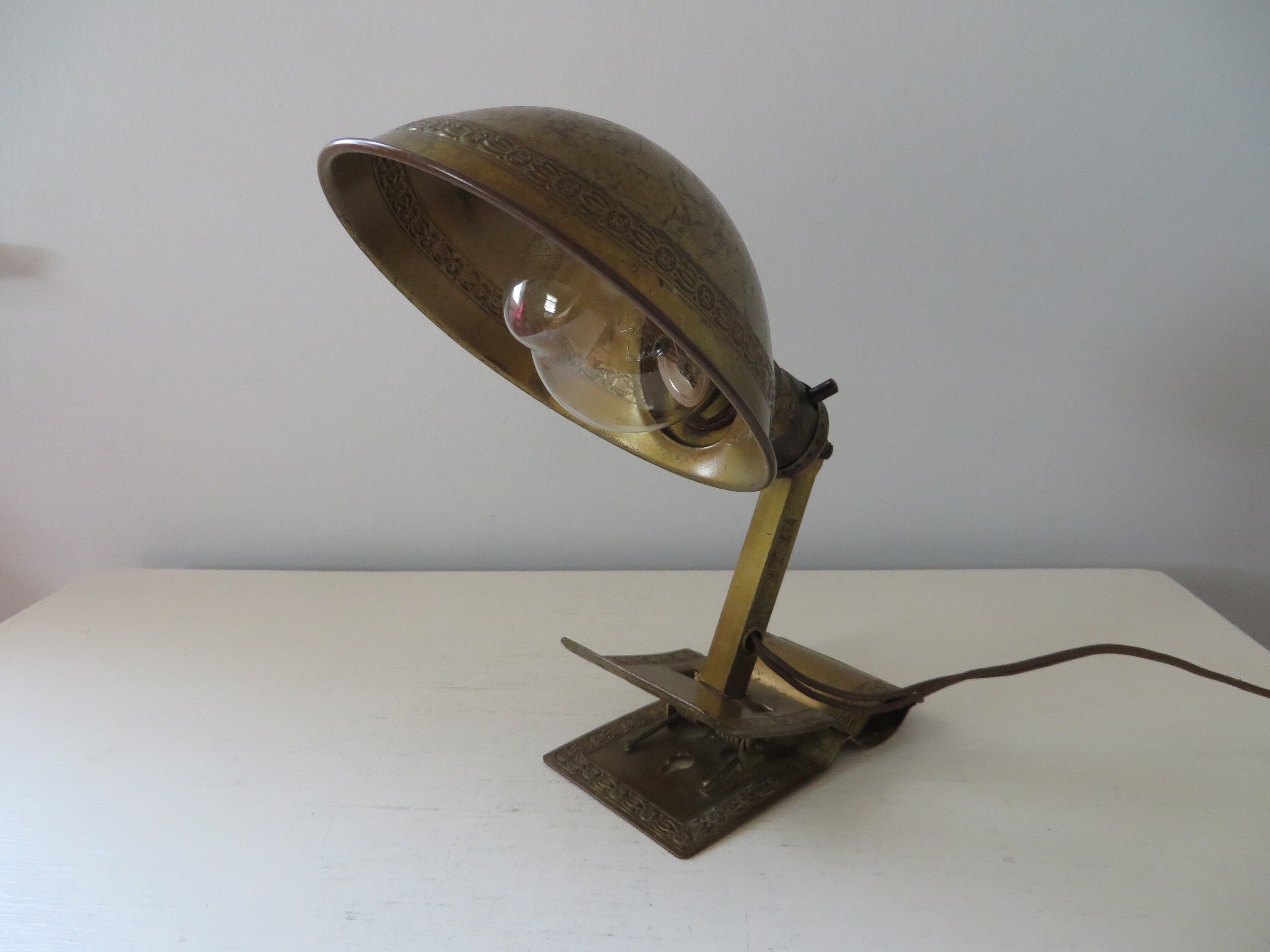 Vintage clip on lamp deals
