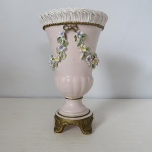 Vintage Capodimonte Porcelain Pink Footed 8&quot; Vase - Scalloped Trim