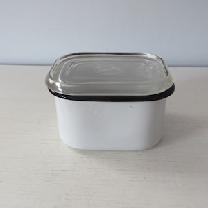 Vintage Becoware 1 Pint Enamelware Container - Fridge Storage - Food Storage