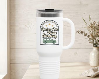 Taza de viaje de 1,2 litros del Club de Mamás Sobreestimuladas, Vaso de la Sociedad de Viajes Tranquilos en Coche, Regalo Divertido para Mamás
