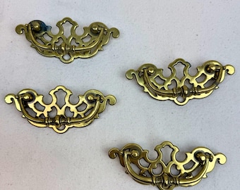 Tiradores de latón vintage para cajones / Juego de 4 tiradores para armarios fabricados en Canadá / Herrajes para muebles de estilo antiguo y ornamentado