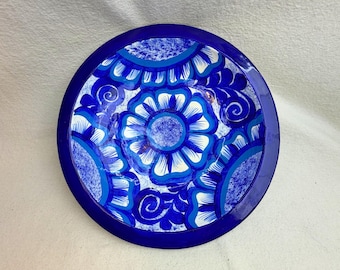 Plato floral azul hecho a mano de Cabo San Lucas – Plato decorativo de arte popular mexicano – Decoración de pared pintada a mano de Los Cabos
