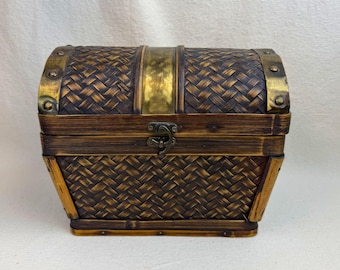 Cofre de tesoros vintage de bambú tejido / Baúl de almacenamiento rústico bohemio / Caja decorativa para guardar recuerdos