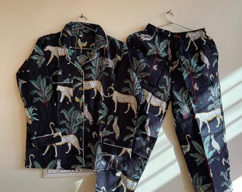 Schwarzer Dschungel-Print-Baumwoll-Pyjama-Set: Indische Boho-Nachtwäsche-Indianer-Nachtanzug