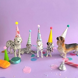 Mini Party Hats for Animal, Dolls and Dinosaur Figurines: Pastel & Pretty Colors