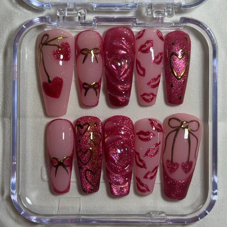 Cupids favoritpressnaglar|Kyssläppset|Alla hjärtans dag|Romantiskt glitter|Kistgelnaglar bild 1