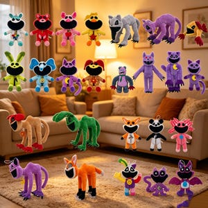 Op de afbeelding: Een verzameling kleurrijke pluche speelgoed in verschillende monsterachtige ontwerpen. Het speelgoed heeft een verscheidenheid aan kleuren, waaronder groen, paars, oranje en geel. Sommige hebben grote ogen en gestikte details, andere unieke vormen.