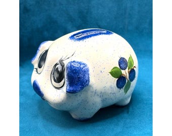 Hucha de cerámica vintage pintada a mano en azul y blanco, fabricada en Maine, EE. UU., 6,35 cm x 8,9 cm.