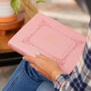 KJV Holy Bible Large Print with 53000 Center Column Cross References Pink Leathersoft