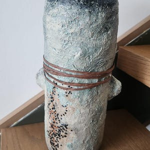 Vaso in cemento fatto a mano, fioriera in cartapesta, decorazione rustica per la casa, oggetto scultoreo in stile antico, arte Wabi Sabi, regalo unico per la casa in stile boho