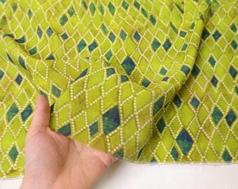 Tela con estampado geométrico de rombos verdes - Suave y transpirable - Material para vestidos y blusas - Estilo bohemio