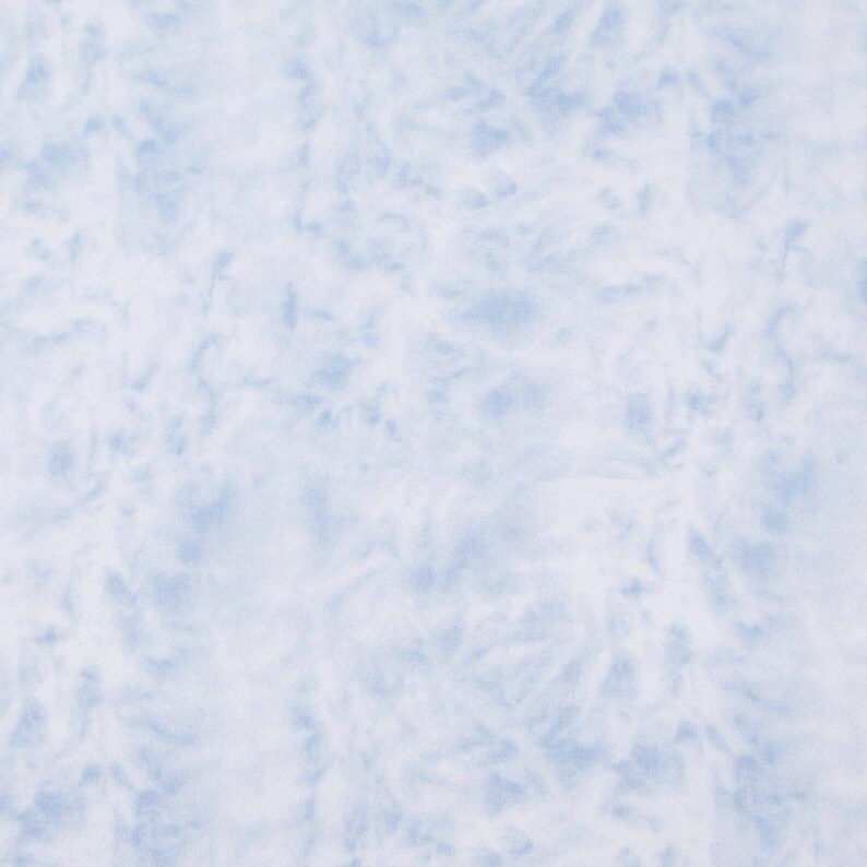 Ljusblått Tencel-chiffongtyg med tie dye och botaniskt tryck – Draperat, transparent material bild 8
