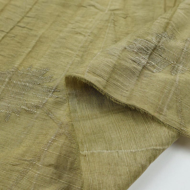 Draperande ogenomskinligt matchagrönt jacquard tencel linnetyg ton-i-ton – mjukt matt utan stretch för klänningar och blusar bild 4