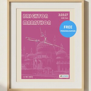 Personalisierter Brighton Marathon Print Laufendes Poster 2026 | Royal Pavilion, Palace Pier, Hove Beach Huts (Digitaler Download) | Rosa