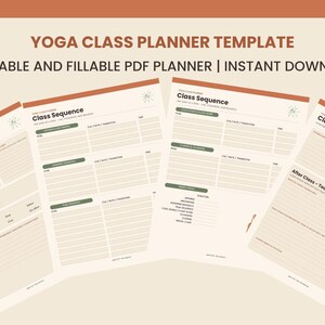 Puede incluir: Una plantilla digital de planificador de clases de yoga con cuatro páginas que incluyen títulos como Class Overview, Class Sequence y Closing Notes & Reflection. Las páginas son de color crema con detalles en terracota y líneas.