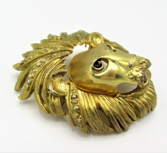 Large Lion Pendant Brooch, Gold Tone Lion, Vintag… - image 2