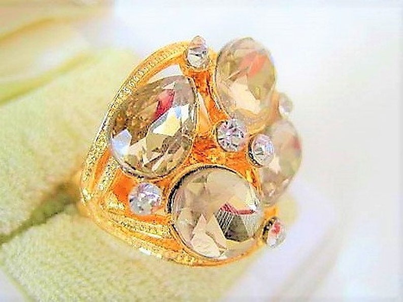 Size 8 Adjustable Glass Cocktail Ring Smokey Gray Glass Cabochons Gold Tone Setting
