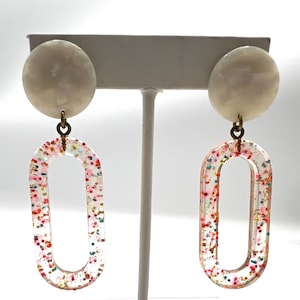 Vintage Confetti Lucite Dangle Earrings: 60s Sparkling Jewelry