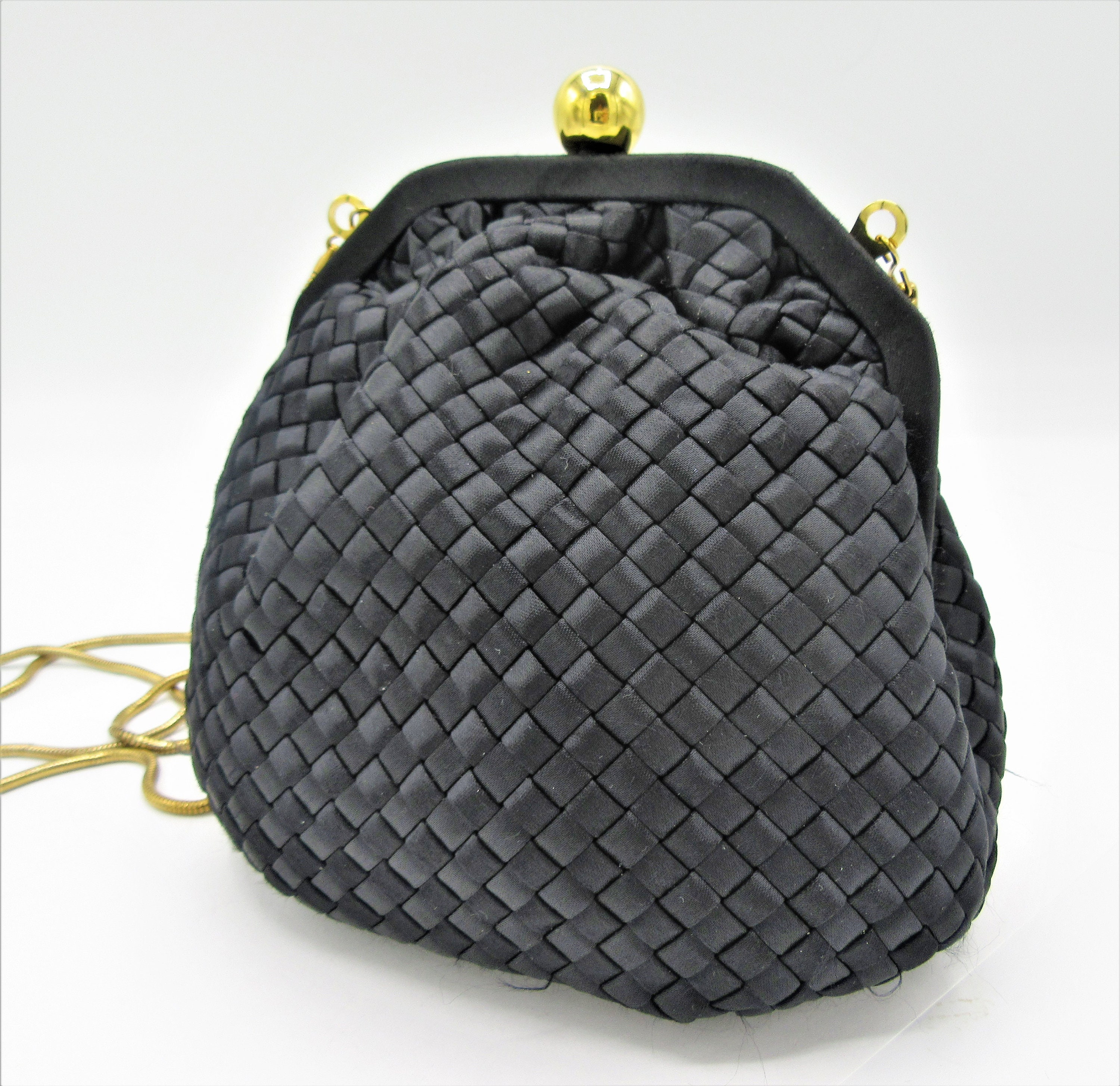 Jessica Moore Black Faux Leather Textured Camera-Style Purse Handbag with  Adjustable Crossbody Buckled Strap: Handbags