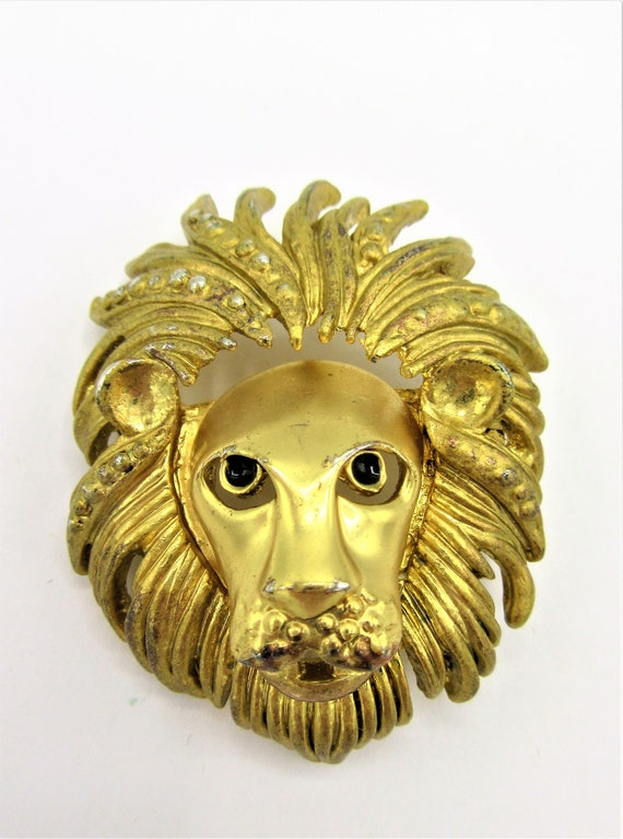 Large Lion Pendant Brooch, Gold Tone Lion, Vintag… - image 7