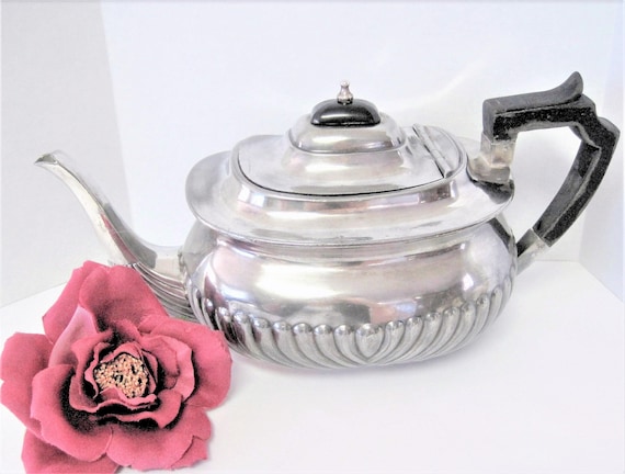 Art Deco Silverplate Teapot, Vintage Ribbed Front, Bakelite Top, Wood Handle Teapot