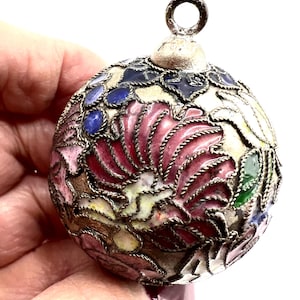 Vintage Cloisonne Round Ornament,  1 3/4 Inch Round Flower Leaf Design,Vintage Pendant/Ornament