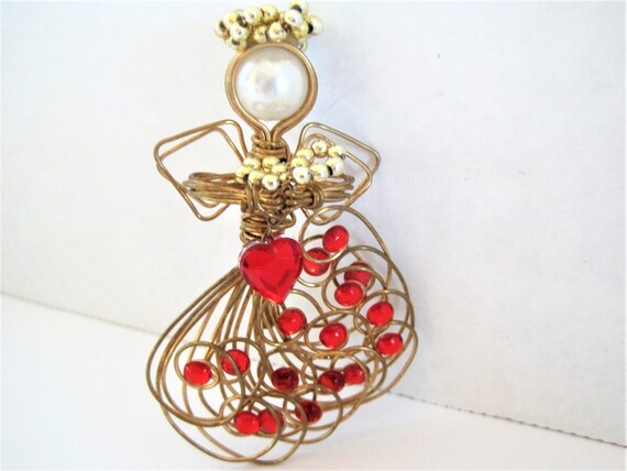 Christmas Angel Brooch, Angel Holding a Heart, Pearl Head, Gold Bead Halo, Vintage Christmas Pin