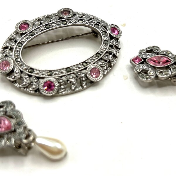 Vintage Marcasite and  Pink Brooch Earrings, Marcasite  Covered, Faux Pearl Drops, vintage jewelry Set