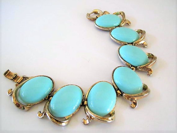 Crown Trifari Bracelet, Bolero Pattern, Turquoise Lucite Cabochons, Link Bracelet
