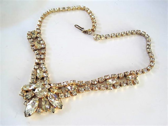 Clear Glass Necklace, Flower Pendant, Vintage Choker, Elegant Wedding, Unsigned Rhinestone Navettes