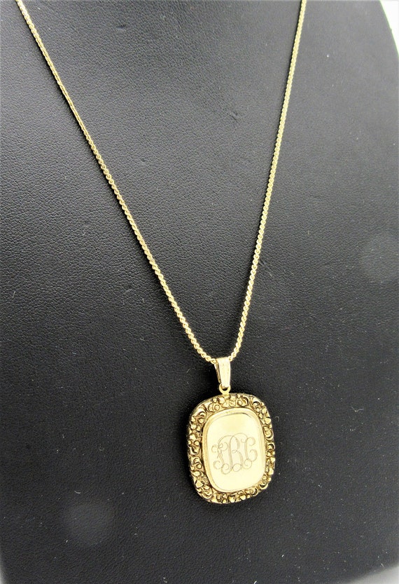 Gold Pendant Necklace,  Monogrammed Pendant,  Flo… - image 8