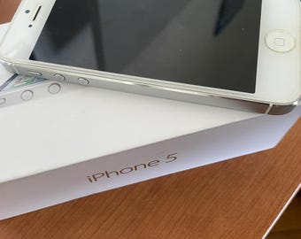 Apple iPhone 5 Silver - Originalkartong ingår - iCloud upplåst - Vintage Tech Y2K samlarobjekt