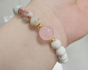 Pulsera delicada de piedras preciosas: joyería de perlas, ágata rosa y howlita natural.