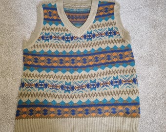Pull style jacquard, taille Large 38-40. Jamais porté.