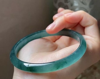 Echter Jadeit-Armreif in Form einer schwebenden Blume (58,5 mm), Güteklasse A, Geschenkidee für Sie, Geburtstag, Jahrestag, edler Schmuck