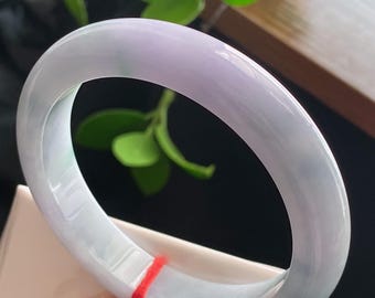 Armreif aus natürlichem Jadeit der Güteklasse A, breites Band mit schwebender Lavendelblüte in D-Form, burmesisches Jade-Geschenk für Sie, Geburtstag, Jahrestag, edler Schmuck