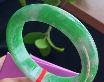 Armreif aus natürlichem Jadeit der Güteklasse A, breites, leuchtend grünes Armband in D-Form, burmesischer Jade, Geschenk für Sie, Geburtstag, Jahrestag, edler Schmuck