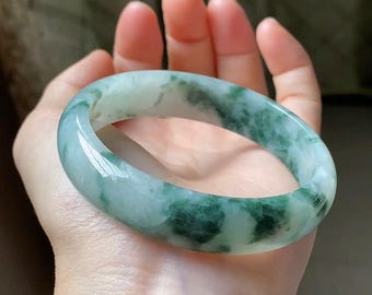 Armreif aus natürlichem Jadeit der Güteklasse A, breites Armband mit schwebender Blume in D-Form, echter burmesischer Jade, Geschenk für Sie, Geburtstag oder Jahrestag