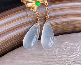 Tropfenförmiger Anhänger aus eisigem Jadeit der Güteklasse A, 18-karätige Goldkette, echter burmesischer Jade (zertifiziert)
