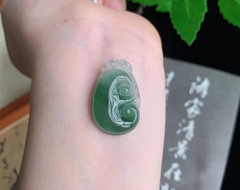 Burmesischer Jadeit Ruyi Anhänger, handgeschnitzte natürliche Jadeit, Alltagskleidung (27x18x5.2 mm)