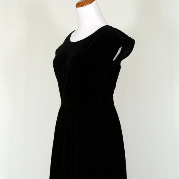 Sixe X-Samll, 60's Vintage Dress,  Black Velvet Dress, Party Dress