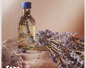 Bougie à l'huile de lavande | Bouteille recyclée faite main | Naturel et non toxique | Cadeau respectueux de l'environnement