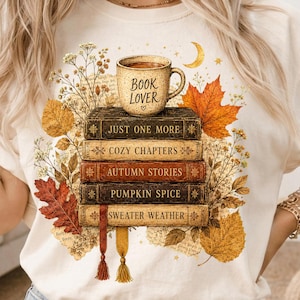 Boekenliefhebber Herfst PNG, Gezellige Herfst met Boeken en Koffie, Pompoen Spice Trui Weer, Leesclub Shirt, Cadeau voor Bibliothecaris/Leraar, Booktok Reader POD
