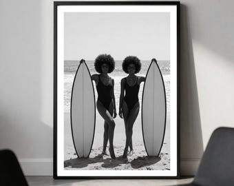 ¡Las chicas negras también surfean! / Pósteres de tablas de surf en blanco y negro / Lámina de modelo de moda / Arte mural de lujo para el verano y el océano