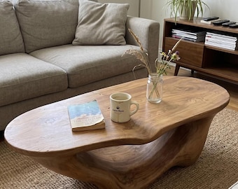 Mesa de centro de madera maciza tallada a mano, decoración rústica moderna escultórica con borde natural, escultura orgánica.