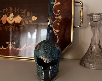 Vintage Bronze Gladiator Helmet Miniature Roman Style Sculpture Patina Armor Decor Ancient Greece Spartan Trophy Shelf Styling Man Cave Gift