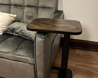 Mesa auxiliar ajustable en forma de C para sofá, escritorio para portátil con tablero de madera (altura de 48-76 cm)