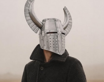 Nordic Warlord Horned Steel Helmet – Handcrafted Viking Knight Battle Helm for Medieval Cosplay & LARP