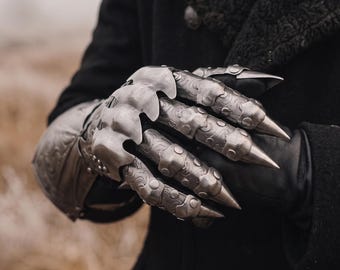 Phantom Ringwraith War Gauntlets – Dark Knight Hand Armour for Medieval LARP, Gothic Cosplay & Fantasy Collector Display