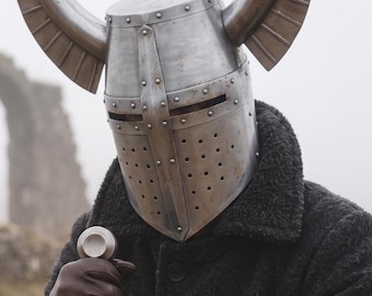 Ravenborn Viking Battle Helmet – Hand Forged Nordic Warrior Helm for Medieval Reenactment, LARP & Gothic Militaria Collectors